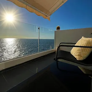 Apartment At The Ocean's Edge, Callao Salvaje